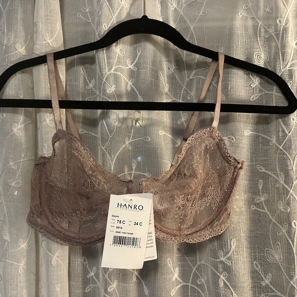 Hanro of Switzerland 34C Bra